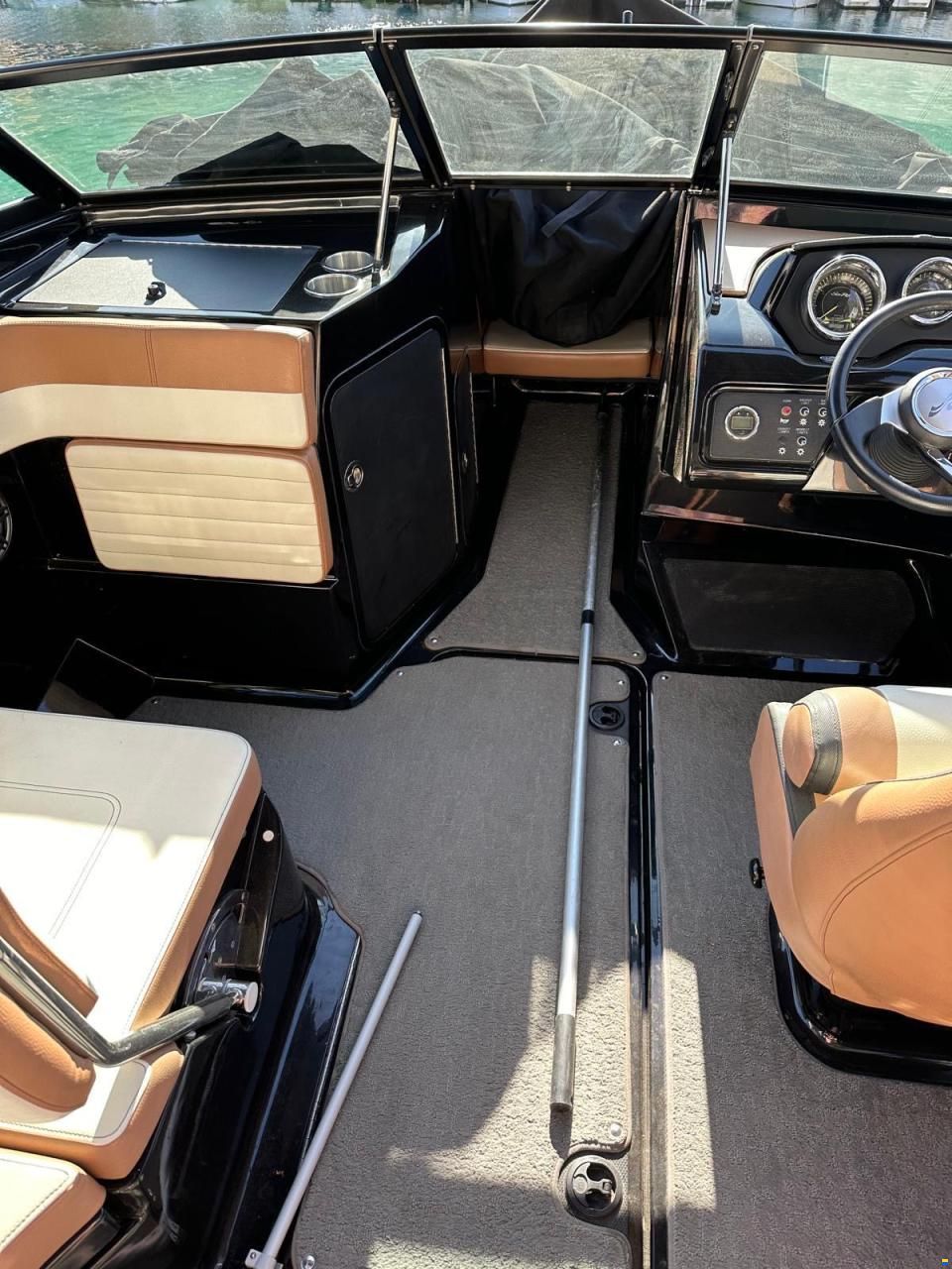 Sea Ray 210 SPX