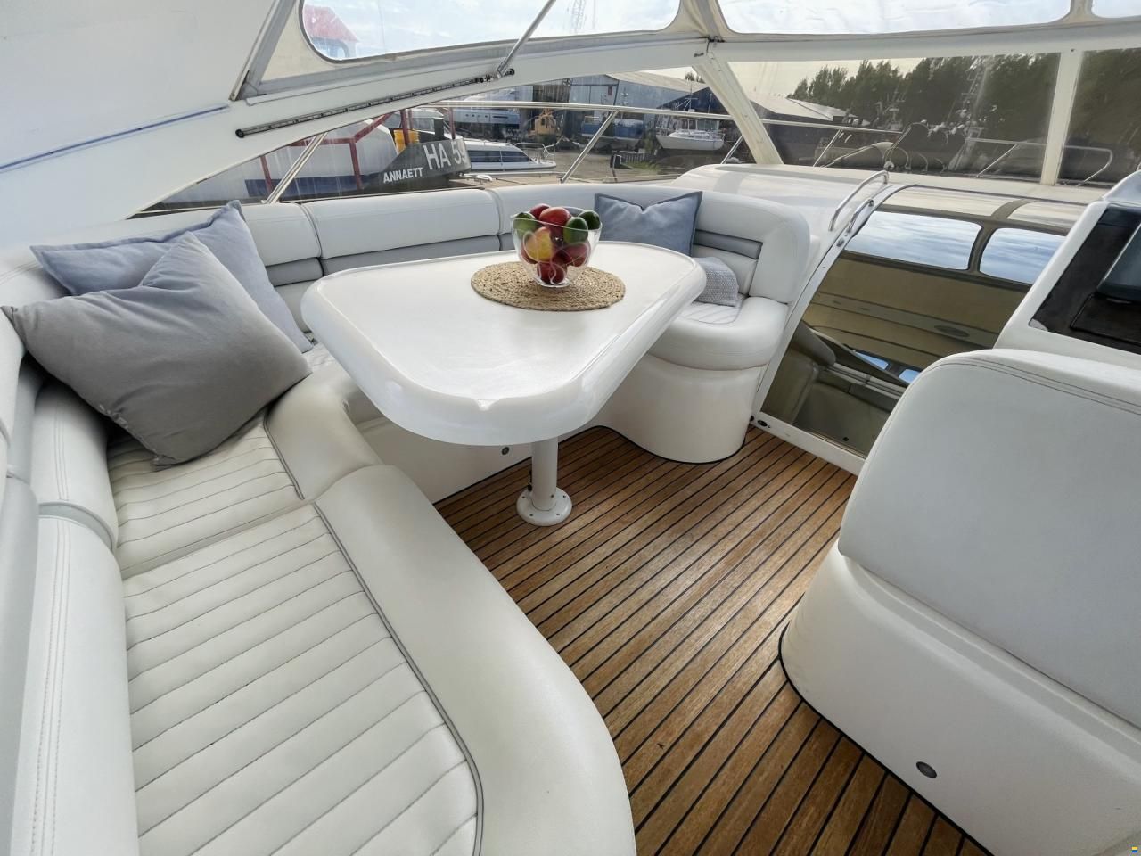 Princess V42