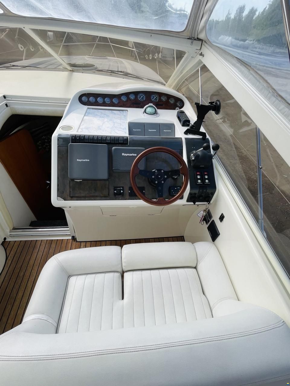 Princess V42