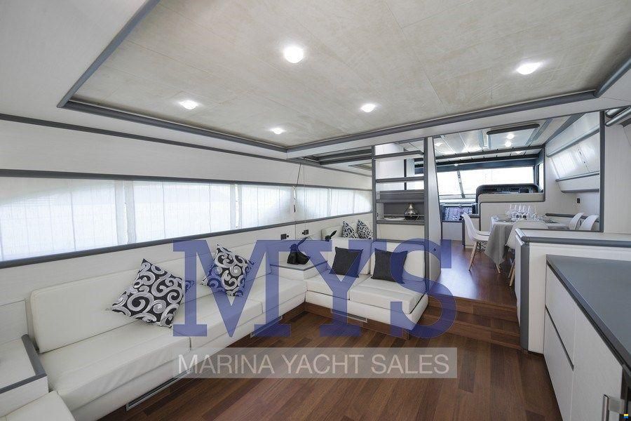 Ferretti 70