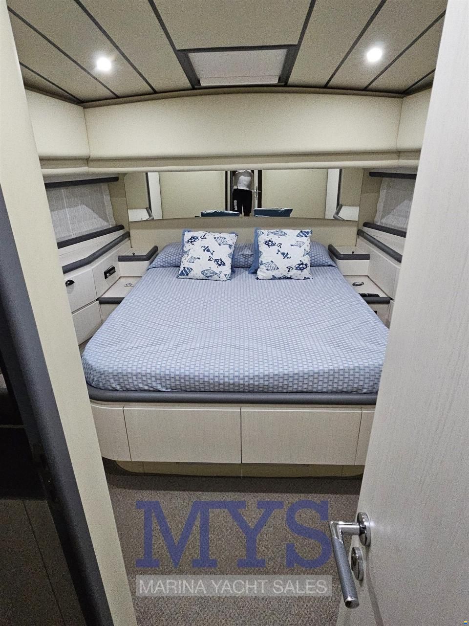 Ferretti 70