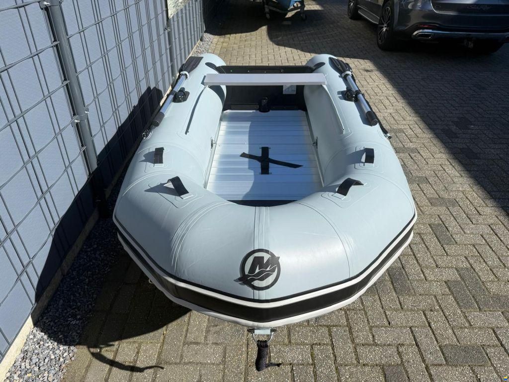 Quicksilver 300 Sport