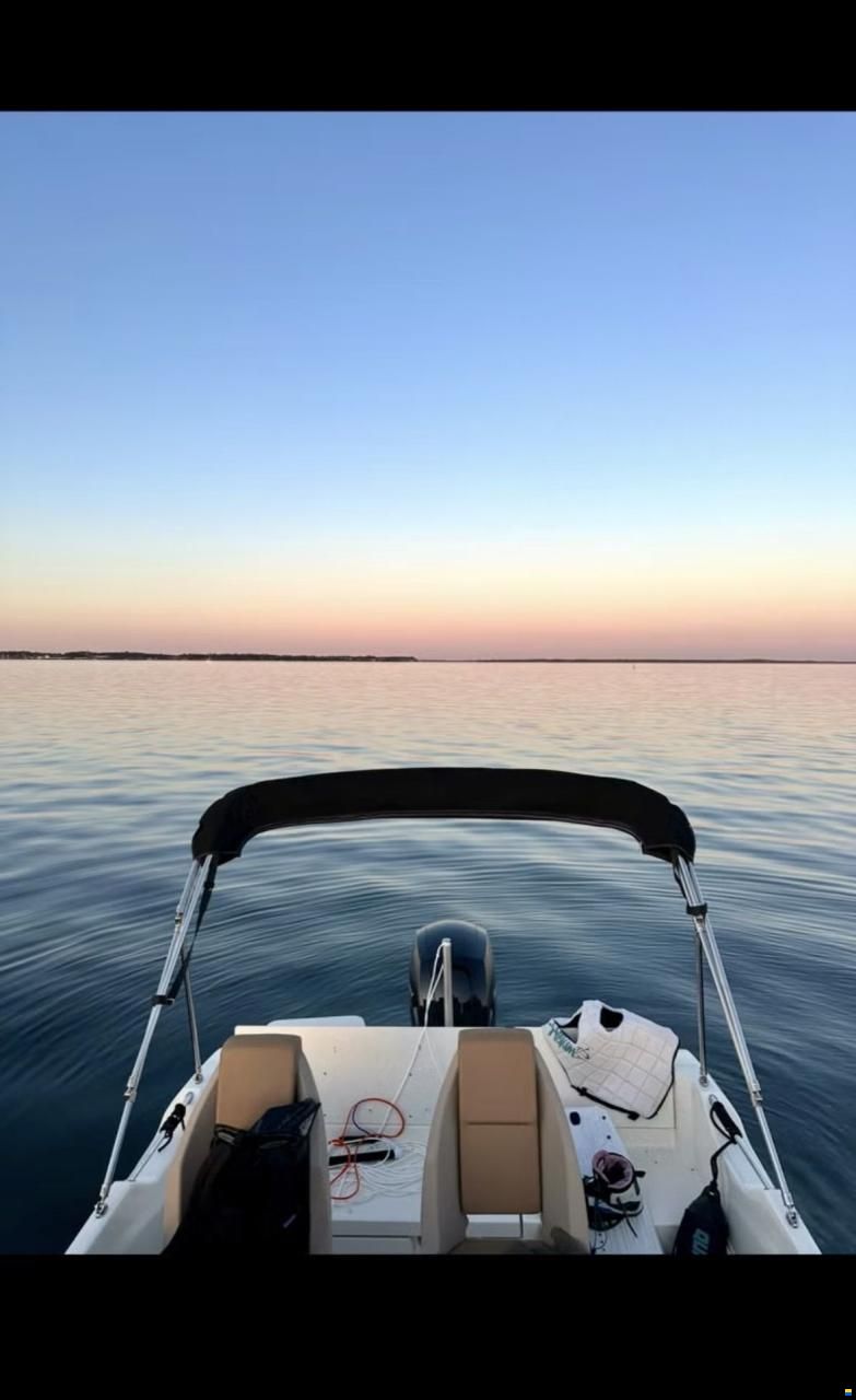 Quicksilver 605 Sundeck (2022) &ndash; Mercury 150 HK &ndash; Ku