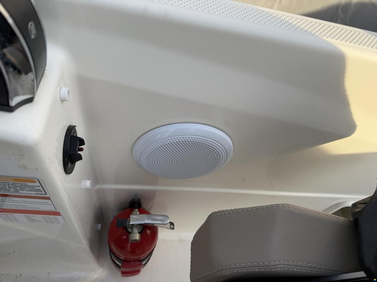 Quicksilver 605 Sundeck (2022) &ndash; Mercury 150 HK &ndash; Ku