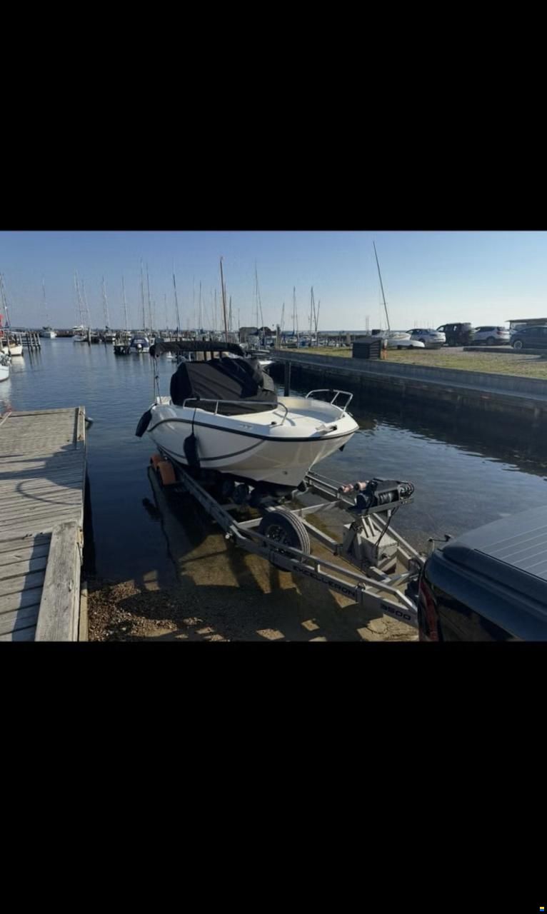Quicksilver 605 Sundeck (2022) &ndash; Mercury 150 HK &ndash; Ku