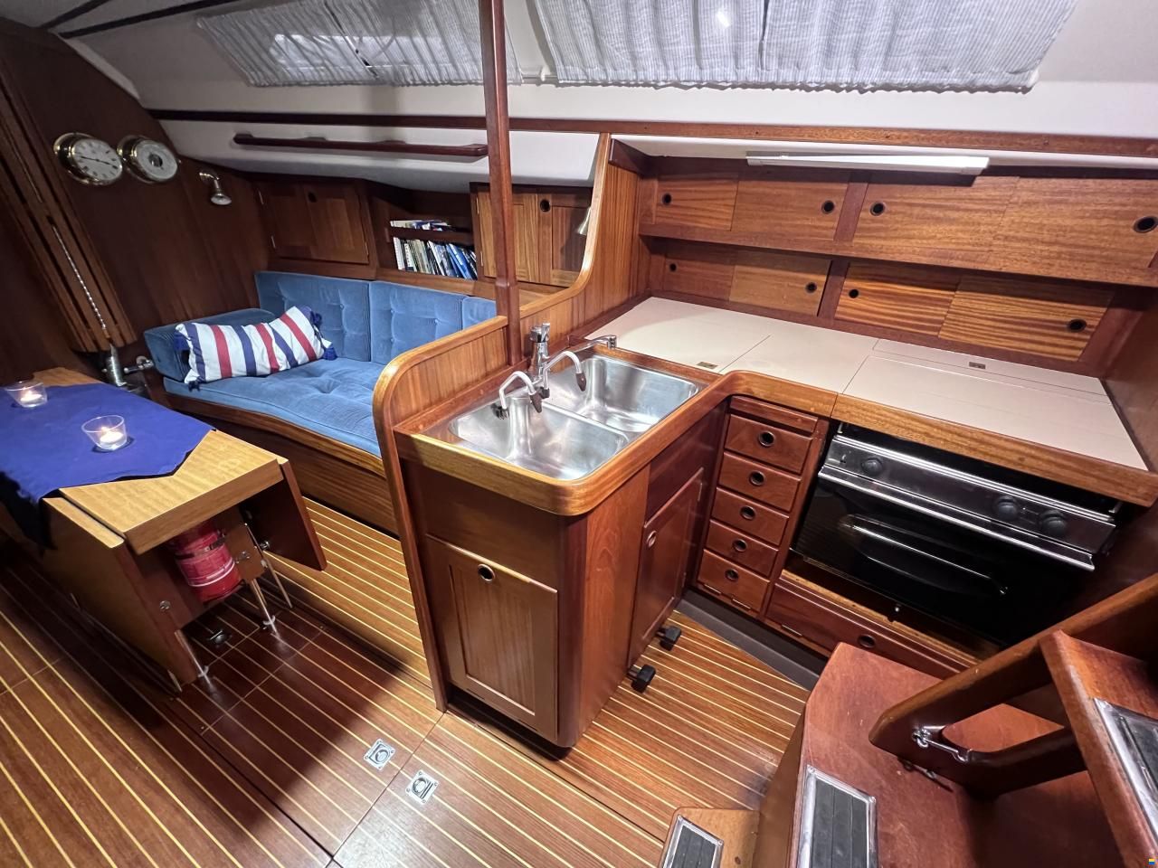 Sweden Yachts 340