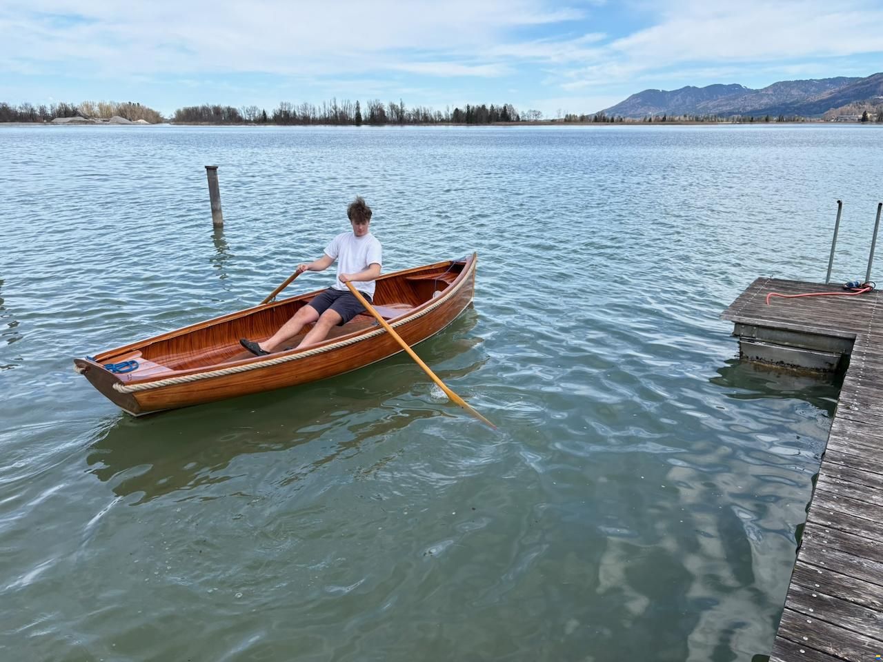 Ruderboot aus Mahagoni formverleimt