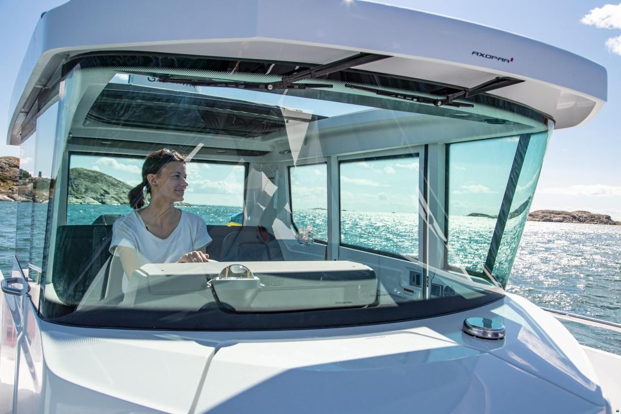 Axopar 28 Cabin