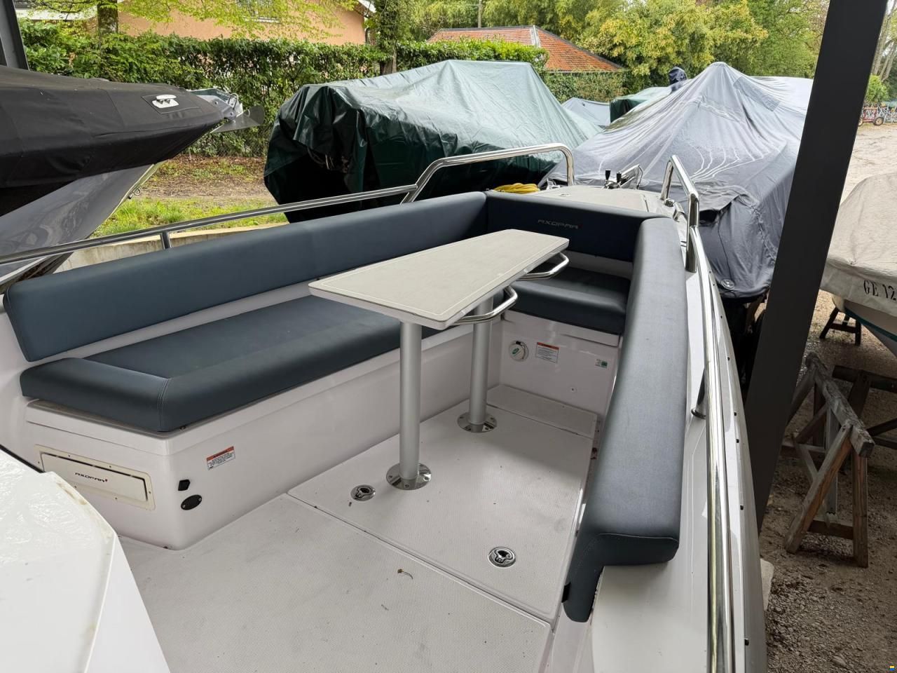 Axopar 28 Cabin