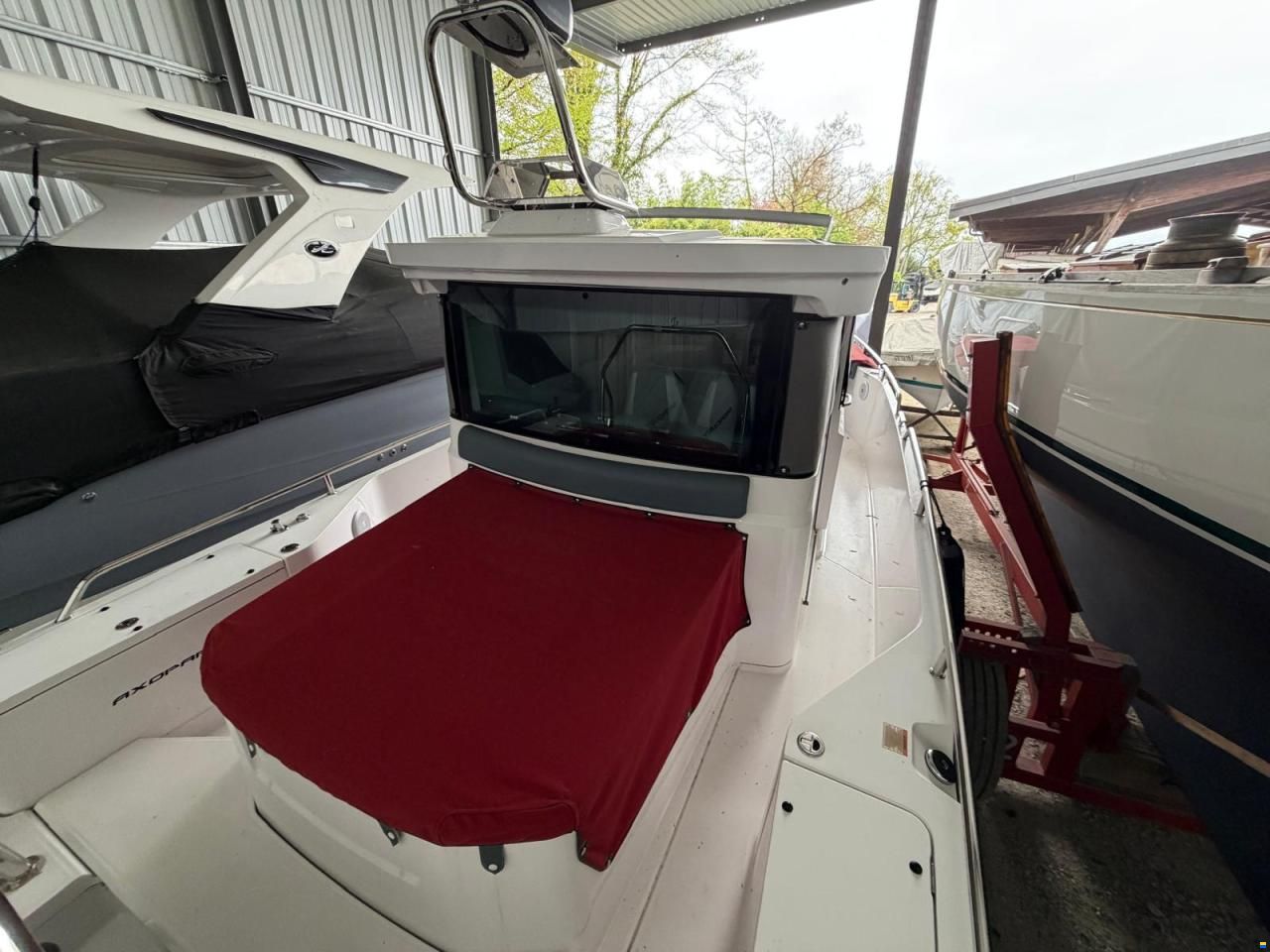Axopar 28 Cabin