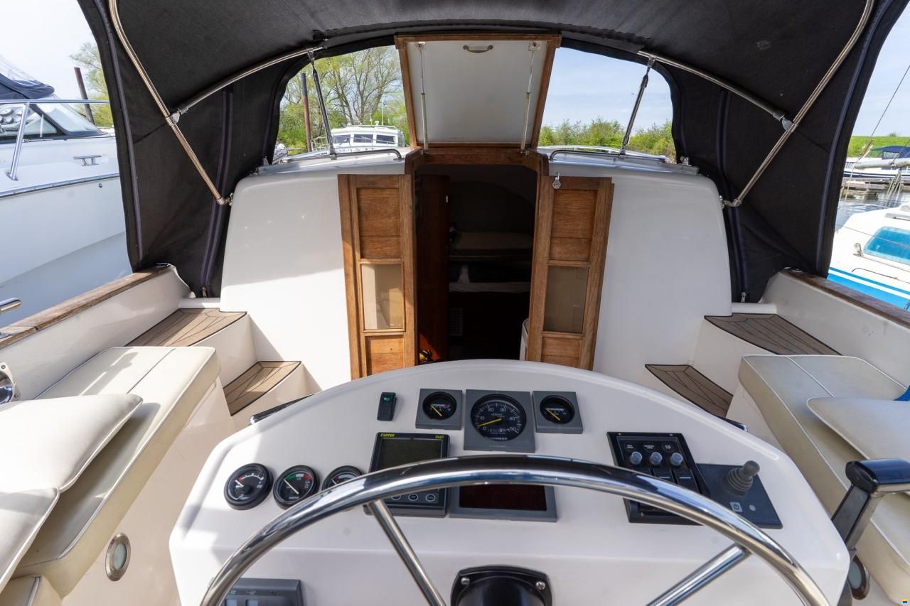 Menorquin Conquistador 850 Cabin