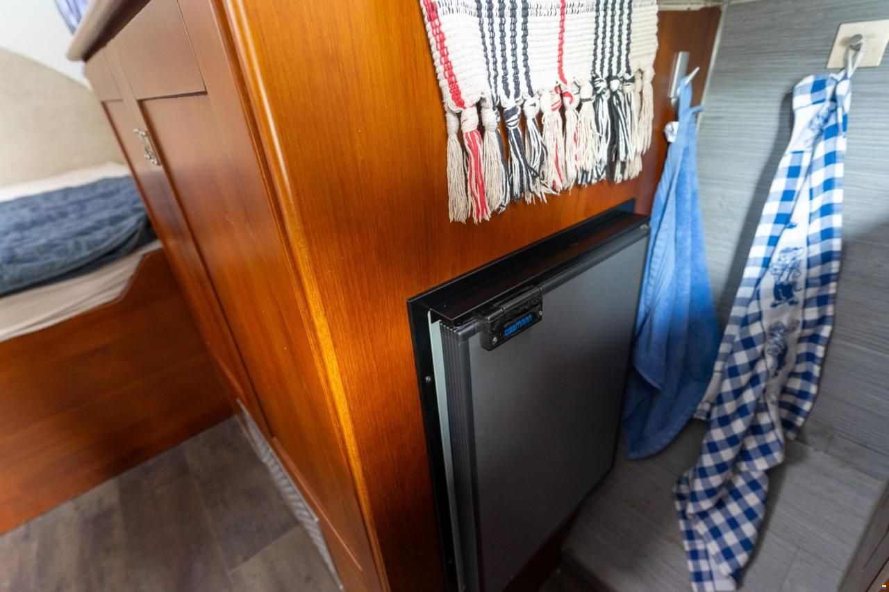 Menorquin Conquistador 850 Cabin