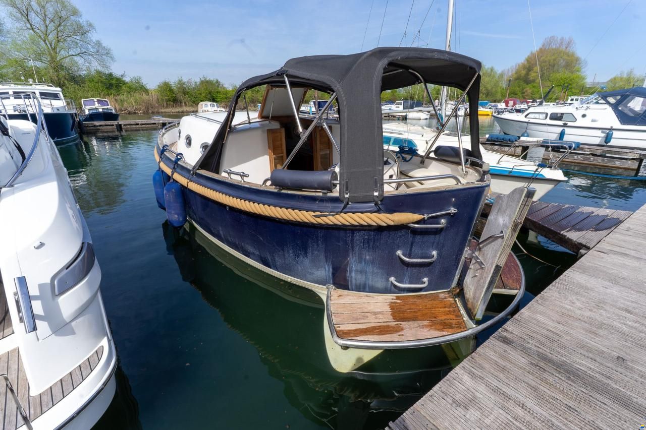Menorquin Conquistador 850 Cabin