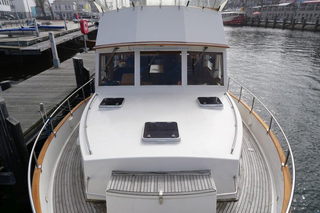 Grand Banks 46 Motor Yacht