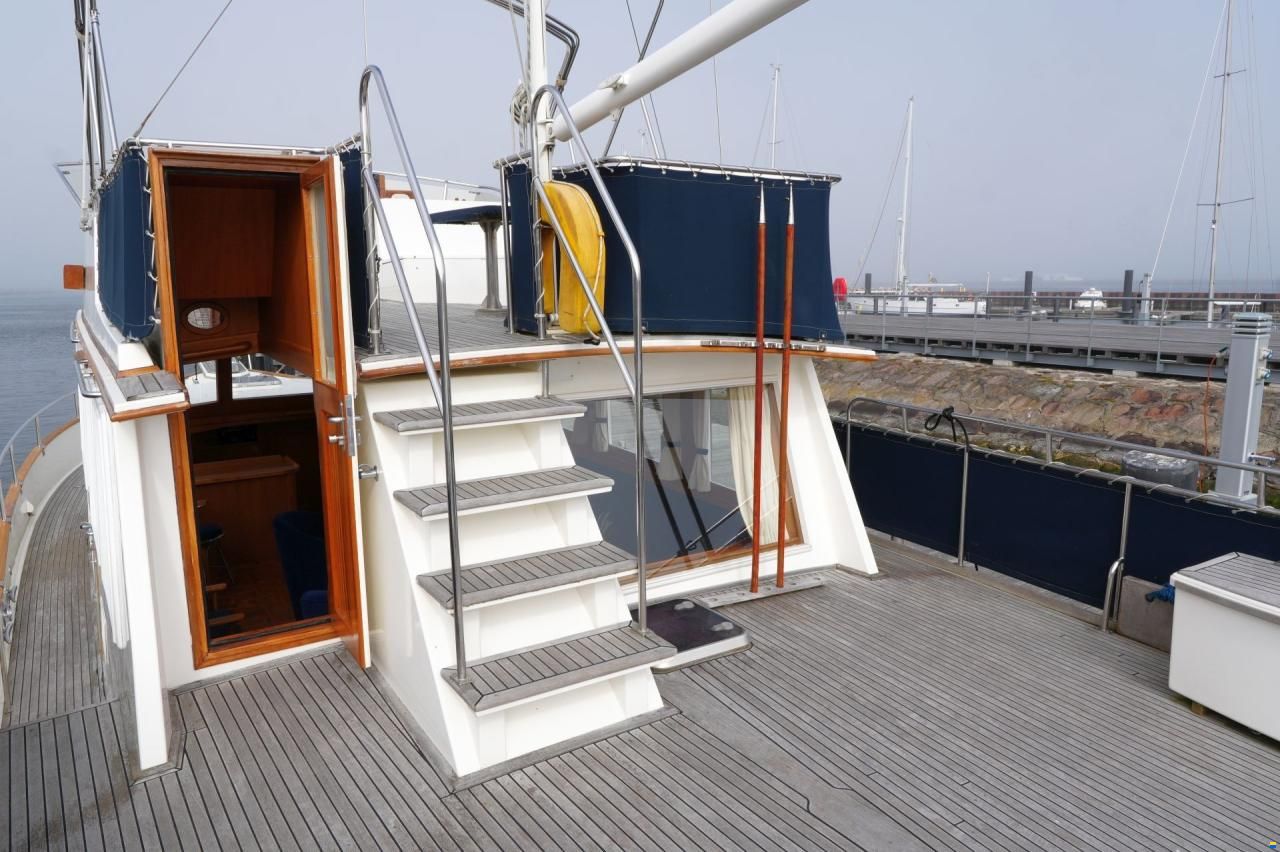 Grand Banks 46 Motor Yacht