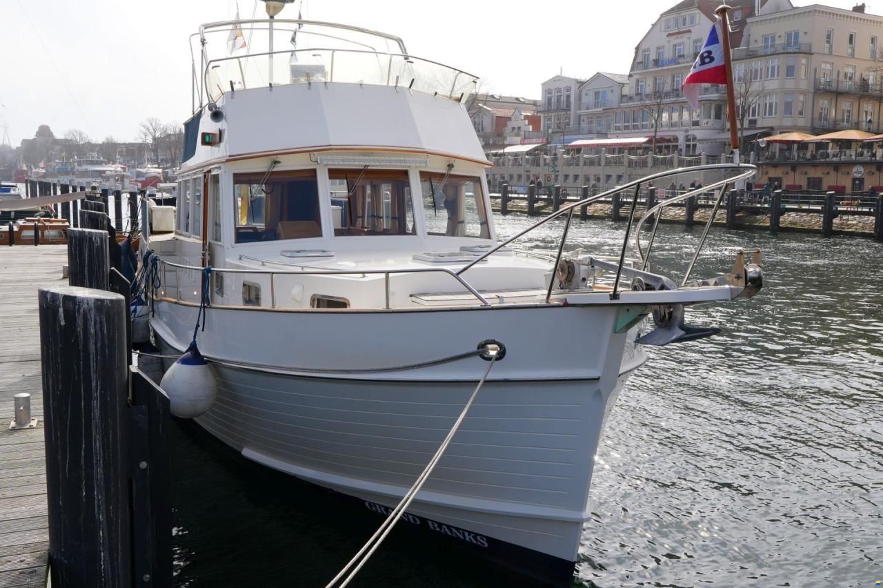 Grand Banks 46 Motor Yacht