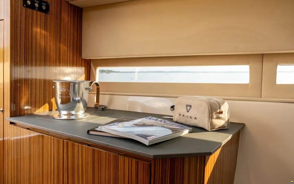 Epica Yachts 33