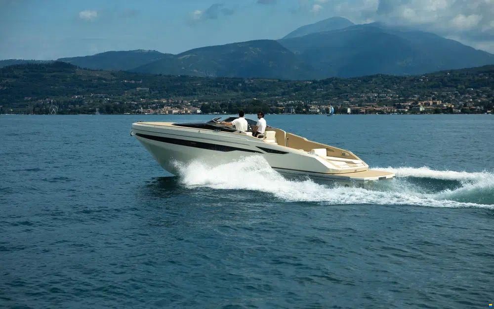 Epica Yachts 33