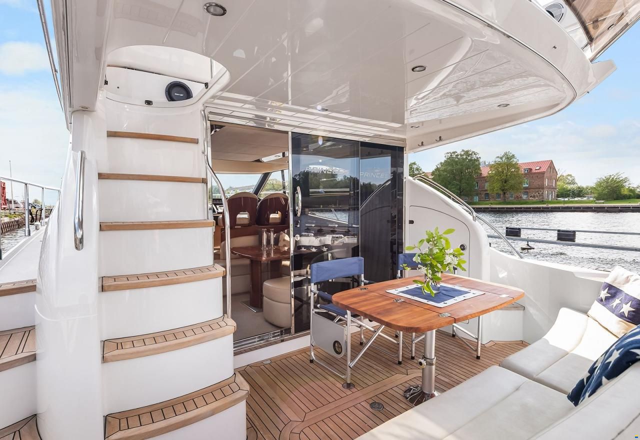 Princess 42 Flybridge