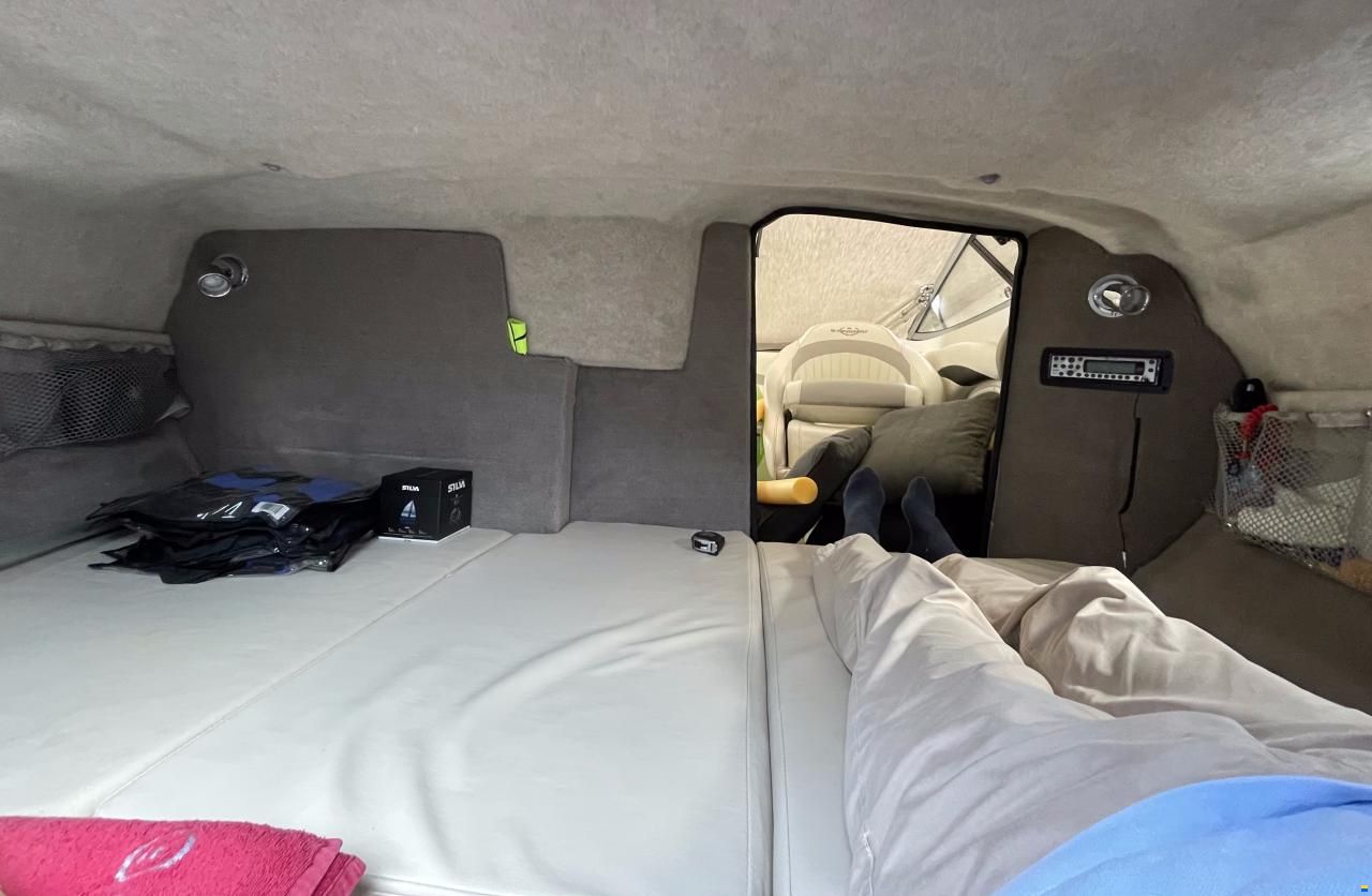 Stingray 208 CR Cabin