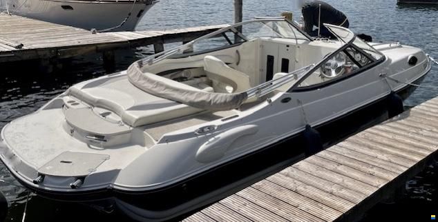 Stingray 208 CR Cabin