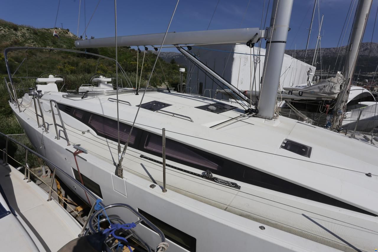 Jeanneau 54
