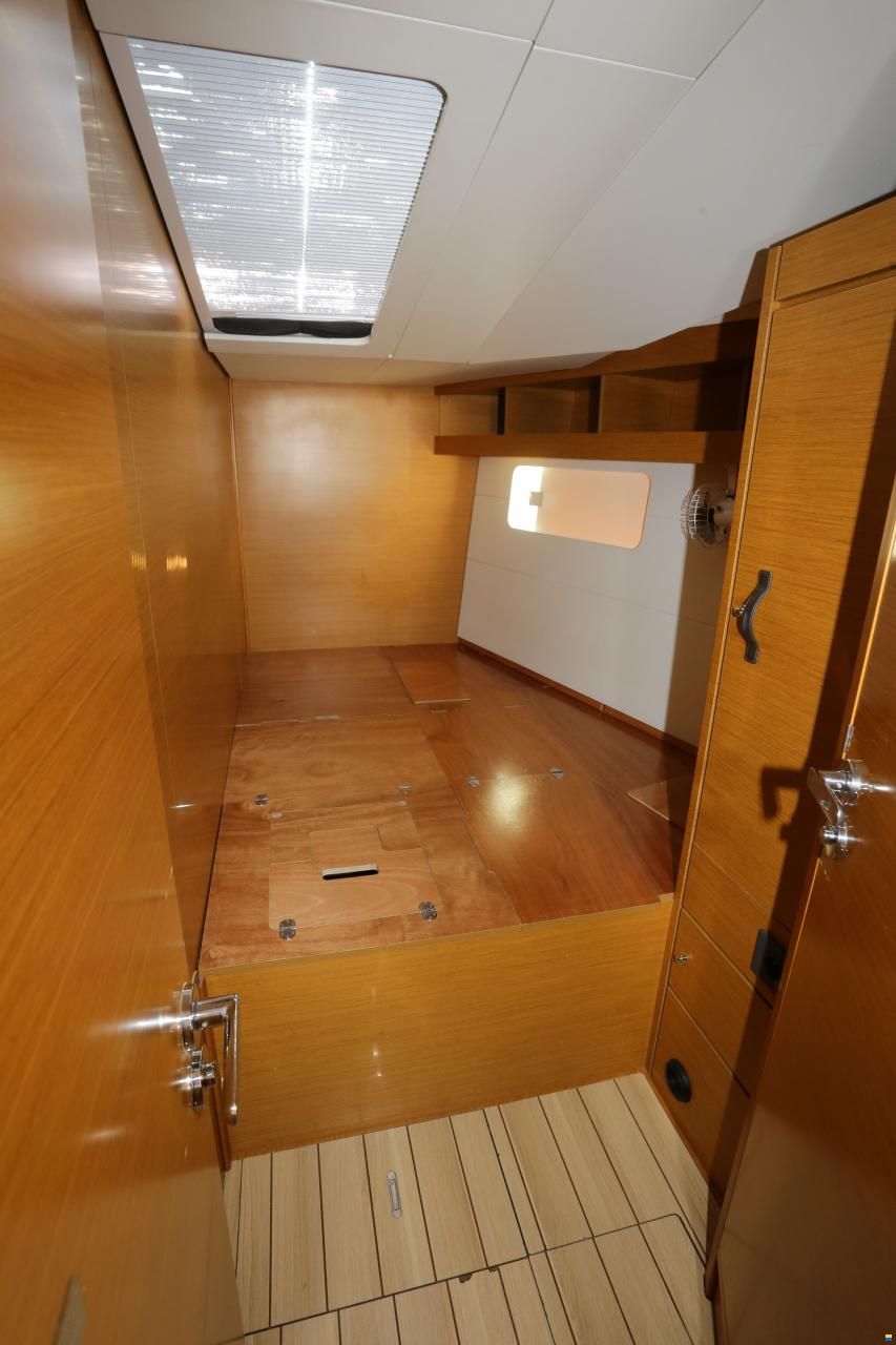 Jeanneau 54