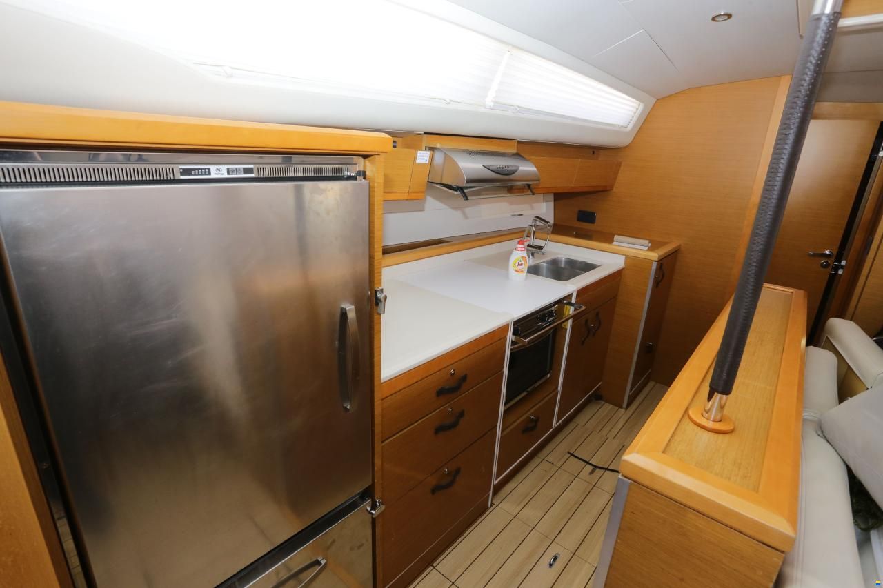 Jeanneau 54