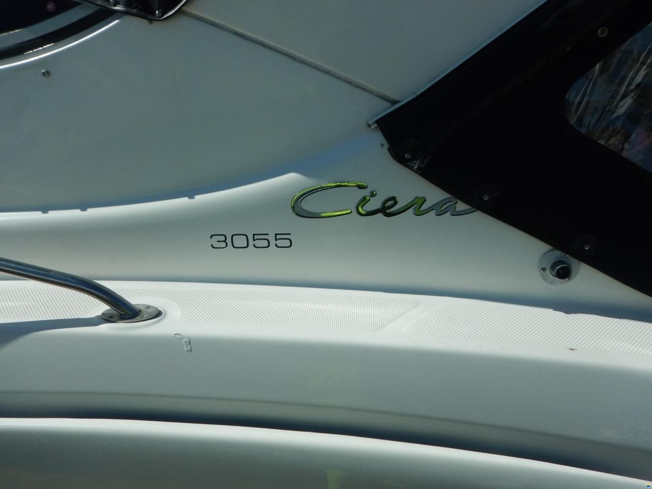 Bayliner 3055