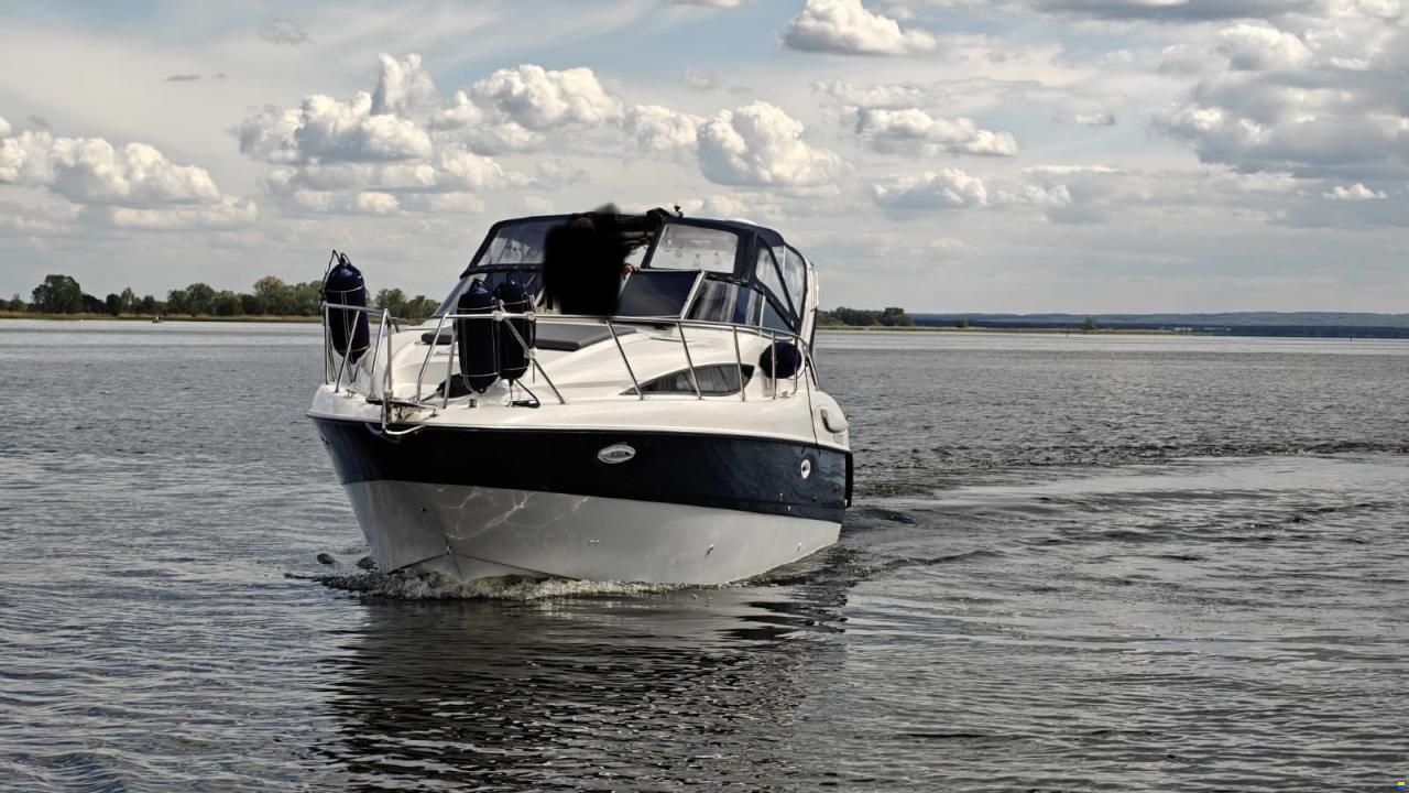 Bayliner 3055