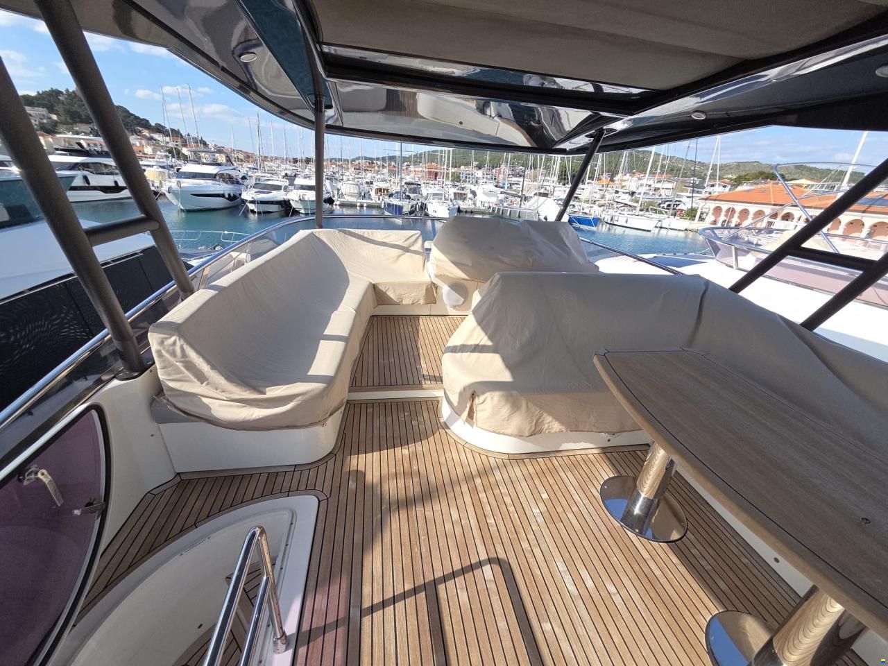 Monte Carlo Yachts 65 fly