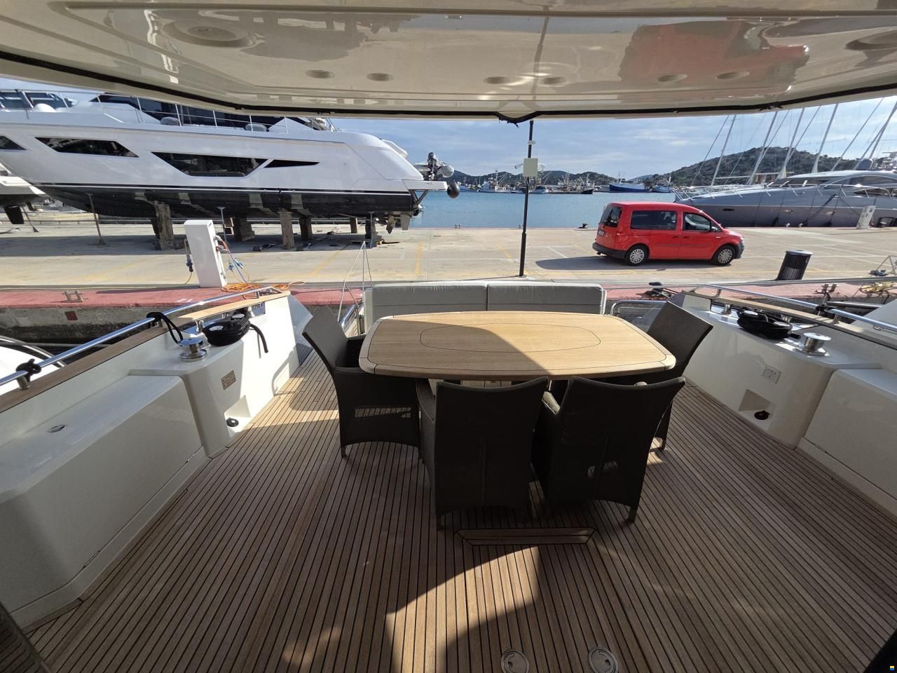 Monte Carlo Yachts 65 fly