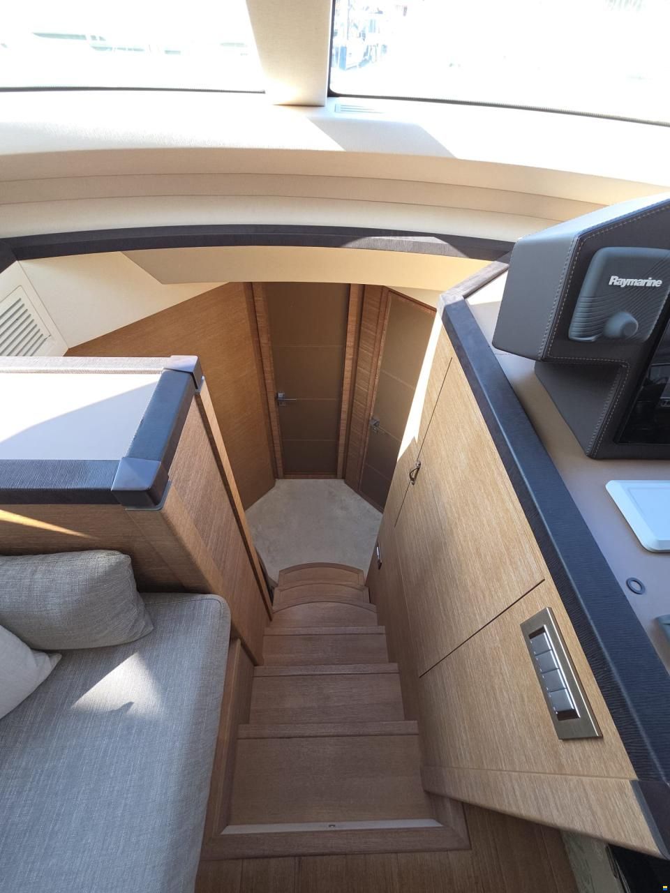 Monte Carlo Yachts 65 fly