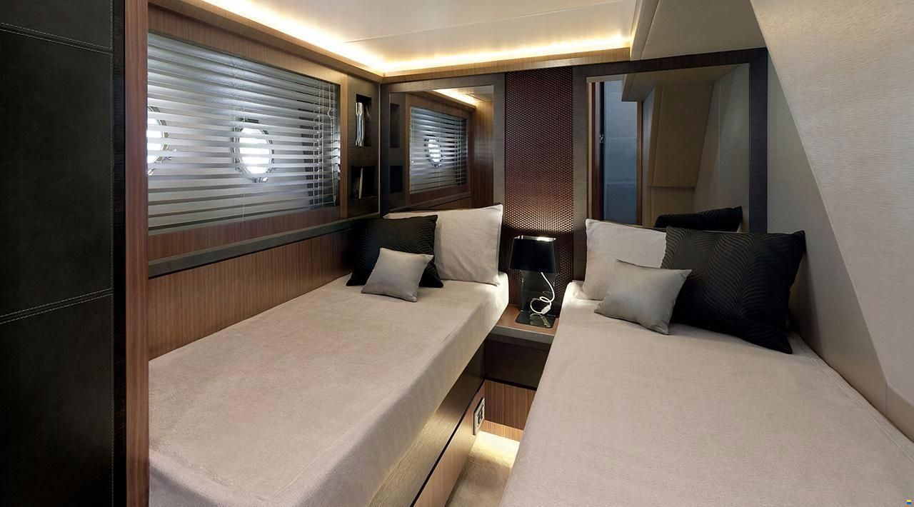 Monte Carlo Yachts 65 fly