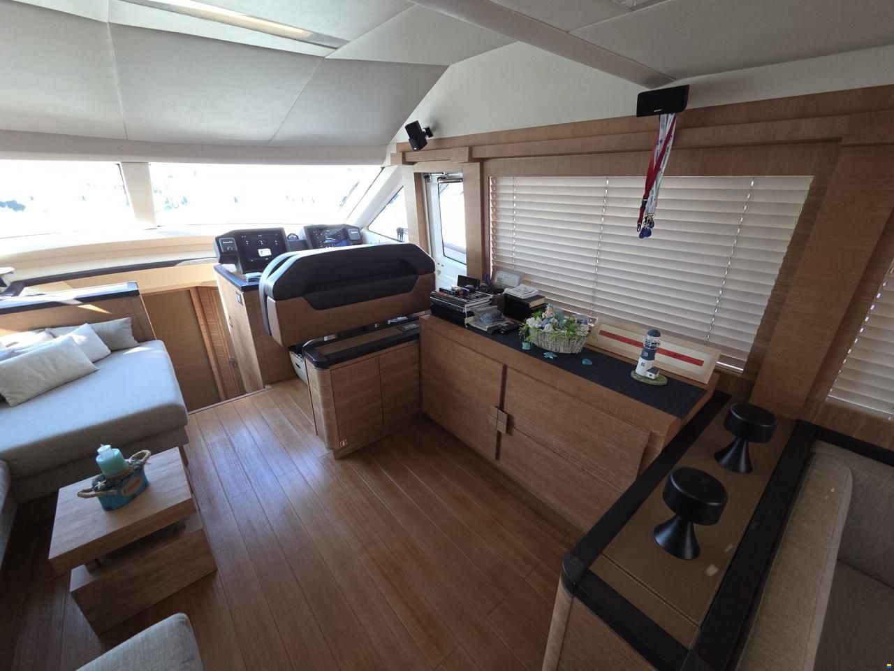 Monte Carlo Yachts 65 fly