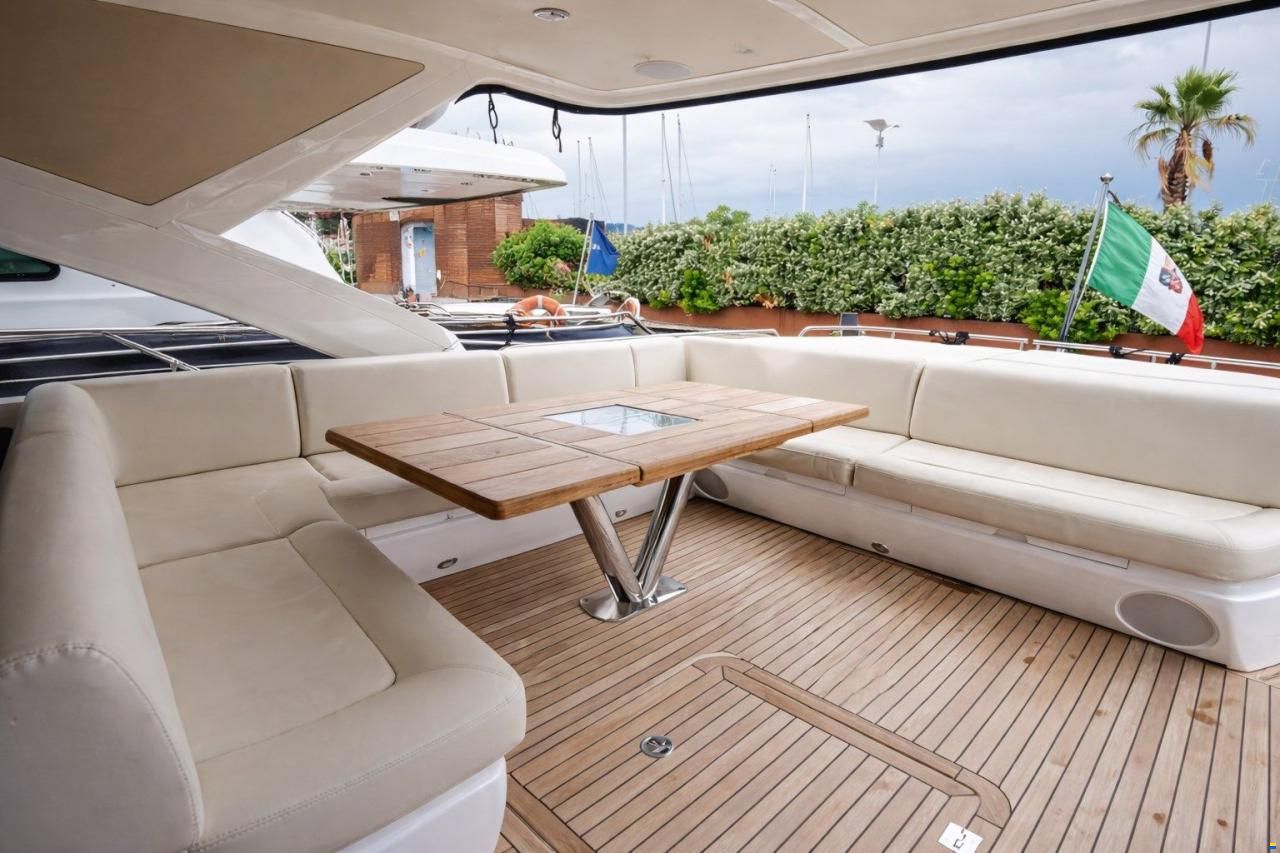 Sunseeker 68 SPORT YACHT