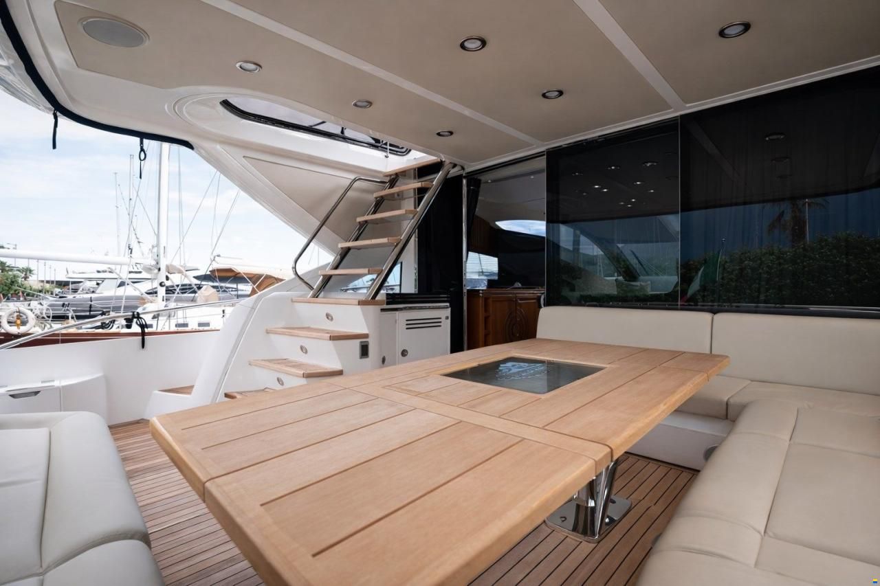 Sunseeker 68 SPORT YACHT