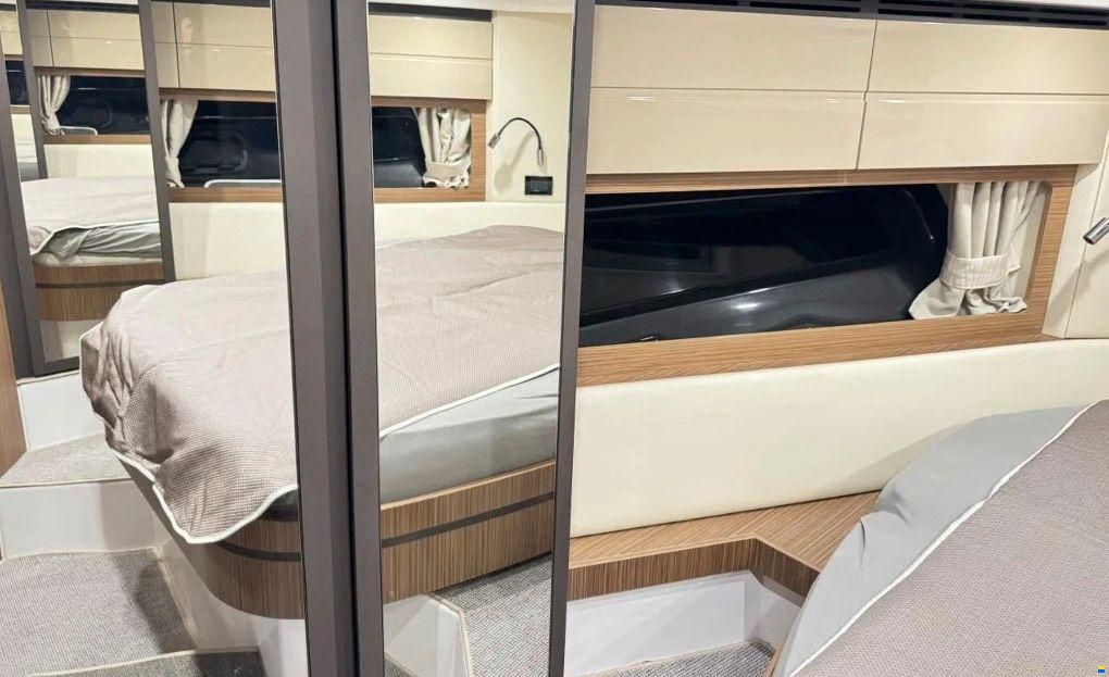 Azimut Atlantis 43