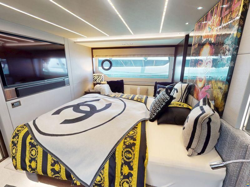 Sunseeker 76 Yacht