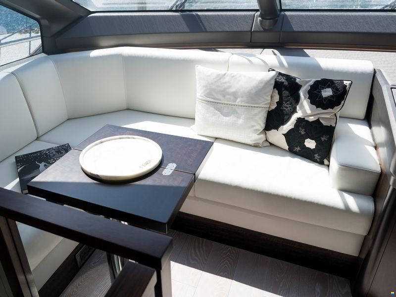 Sunseeker 76 Yacht