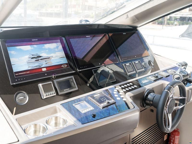 Sunseeker 76 Yacht
