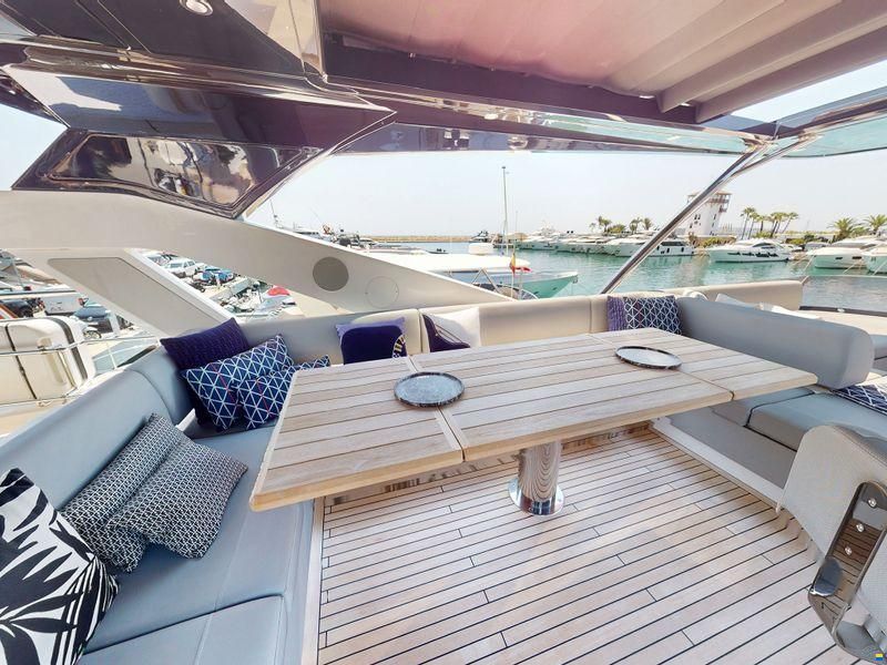 Sunseeker 76 Yacht