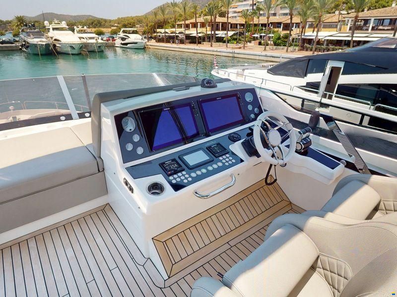 Sunseeker 76 Yacht