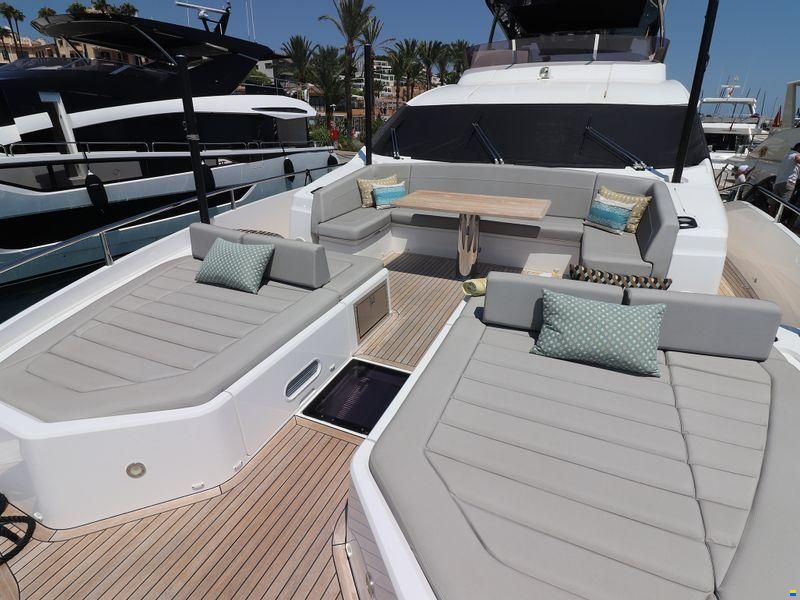 Sunseeker 76 Yacht
