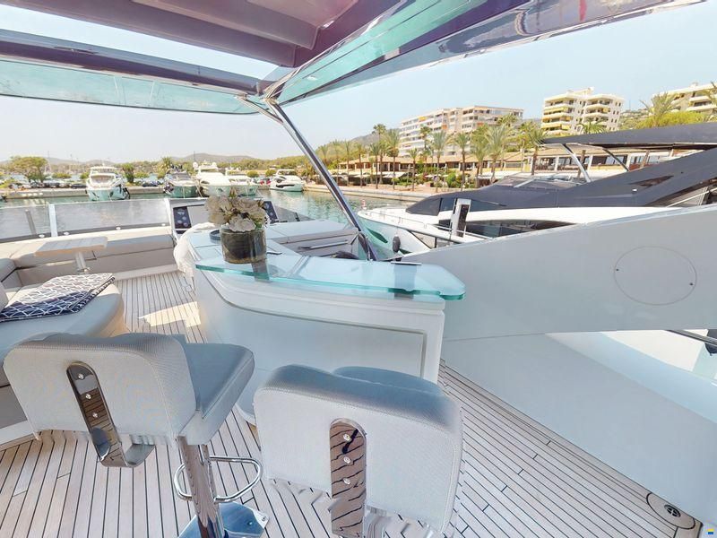 Sunseeker 76 Yacht