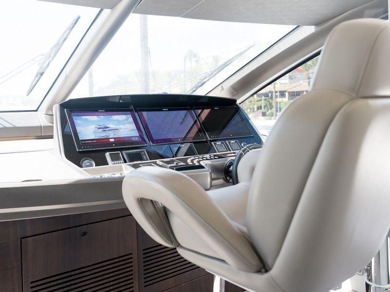 Sunseeker 76 Yacht