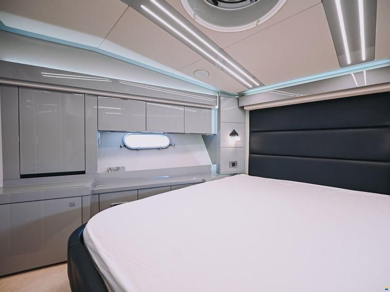 Sunseeker Predator 64