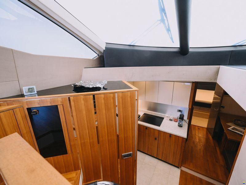 Sunseeker Predator 64
