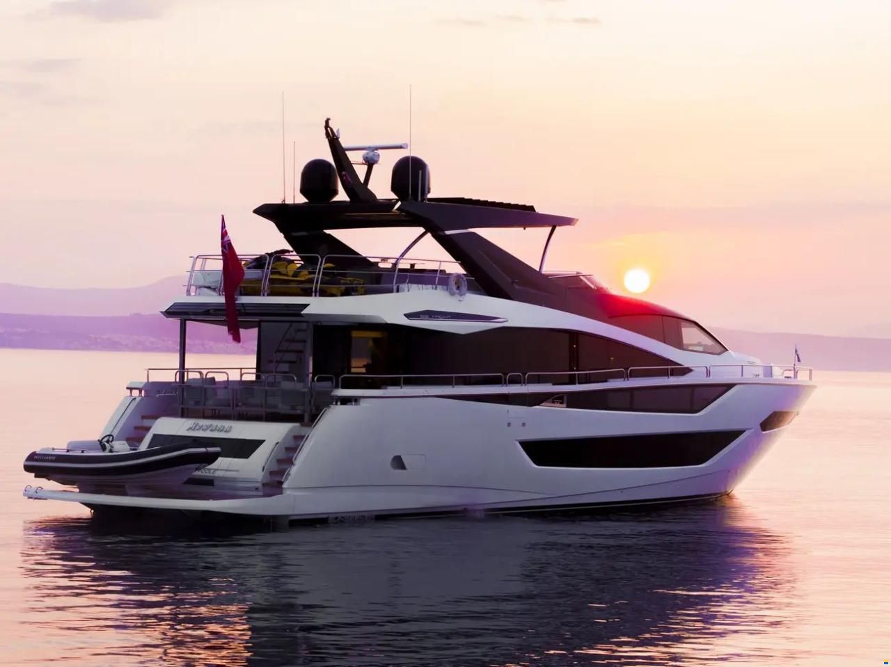 Sunseeker 88 Yacht