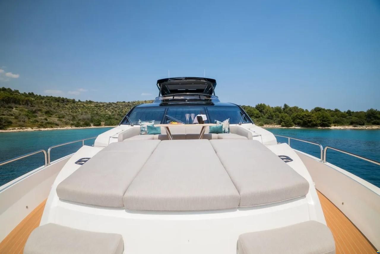 Sunseeker 88 Yacht